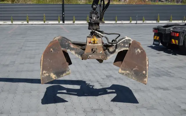 MAN TGS 26.400 / 6x4 / EURO 6 / UDT / HDS FASSI 165 / WYSUW x3 / ROTATOR / CHWYTAK / STEROWANIE RADIOWE / WZMOCNIONA RAMA / WYWROTKA / HYDROBURTA / AUTOMAT / 2017 / NOWE OPONY - 100% / NISKI PRZEBIEG / STAN IDEALNY / SPROWADZONY 