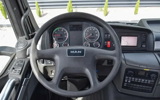 MAN TGS 26.400 / 6x4 / EURO 6 / UDT / HDS FASSI 165 / WYSUW x3 / ROTATOR / CHWYTAK / STEROWANIE RADIOWE / WZMOCNIONA RAMA / WYWROTKA / HYDROBURTA / AUTOMAT / 2017 / NOWE OPONY - 100% / NISKI PRZEBIEG / STAN IDEALNY / SPROWADZONY 