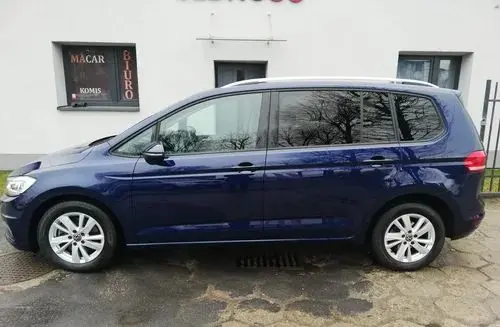 VOLKSWAGEN Touran 