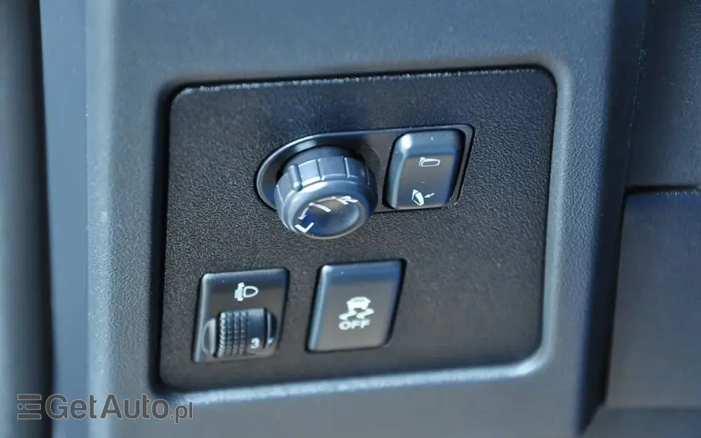 NISSAN Qashqai+2 2.0 Acenta