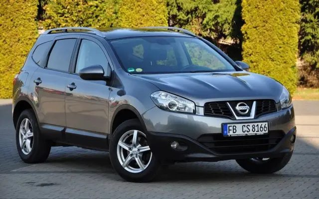 NISSAN Qashqai+2 2.0 Acenta