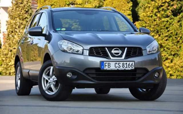 NISSAN Qashqai+2 2.0 Acenta