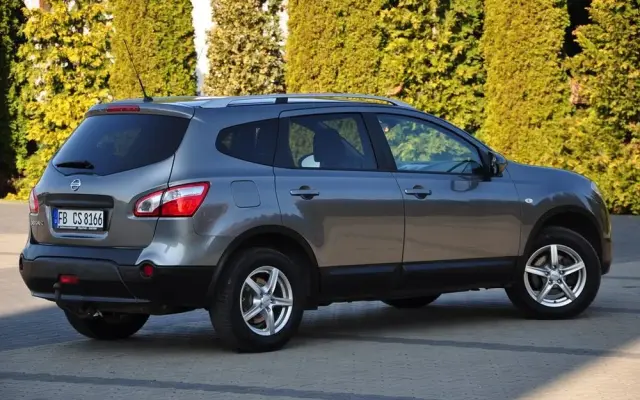 NISSAN Qashqai+2 2.0 Acenta