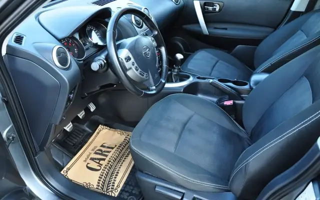 NISSAN Qashqai+2 2.0 Acenta