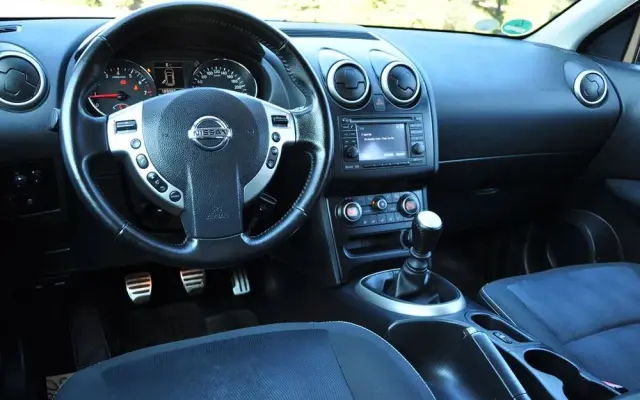 NISSAN Qashqai+2 2.0 Acenta