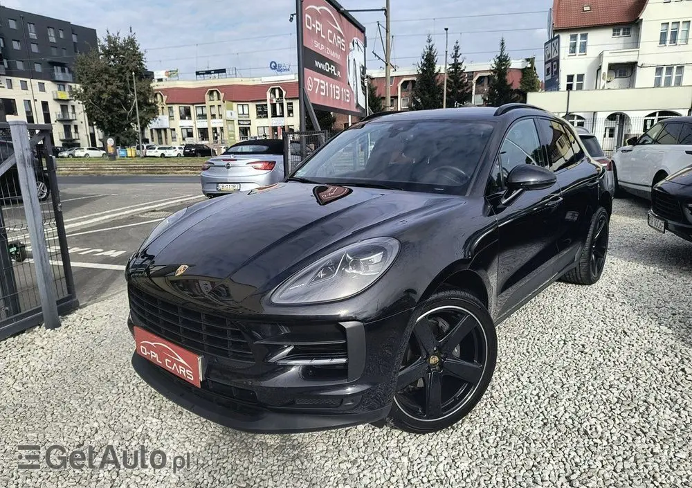 PORSCHE Macan 