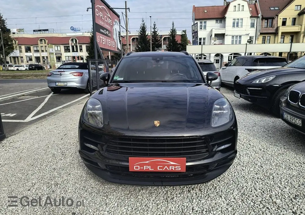 PORSCHE Macan 
