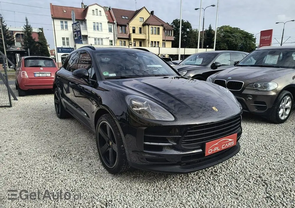 PORSCHE Macan 