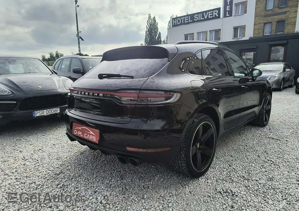 PORSCHE Macan 