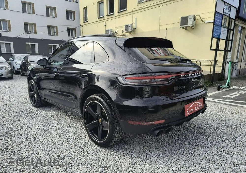PORSCHE Macan 