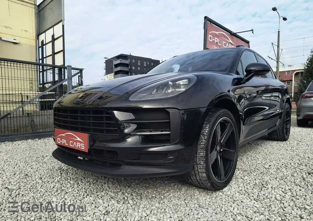 PORSCHE Macan 