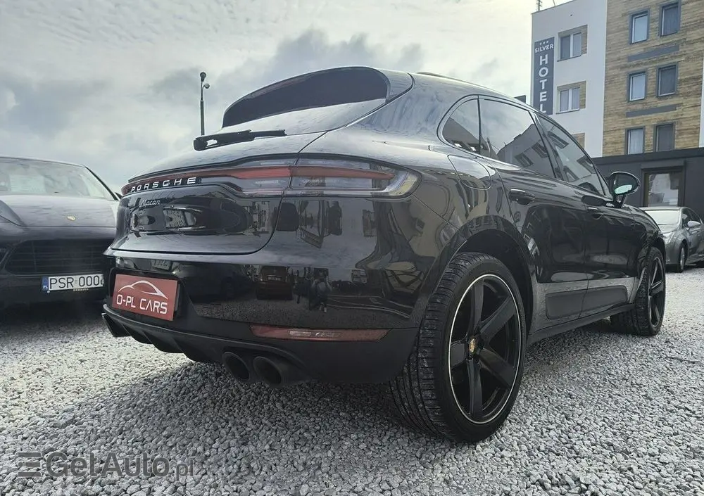 PORSCHE Macan 