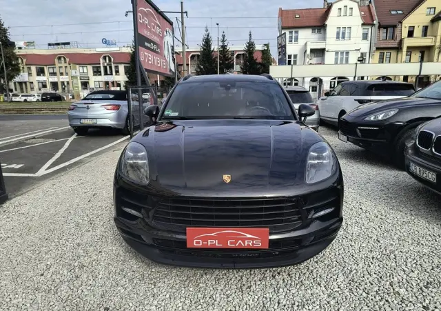 PORSCHE Macan 