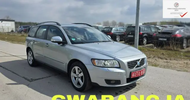 VOLVO V50 