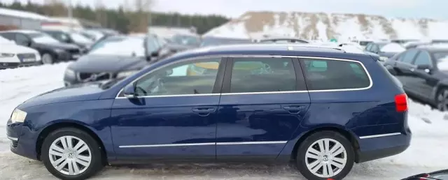 VOLKSWAGEN Passat 