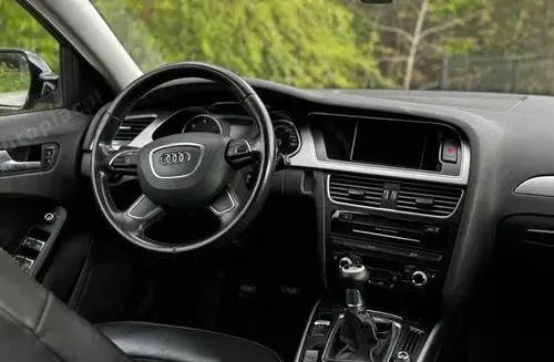 AUDI A4 