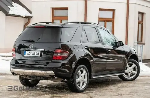 MERCEDES-BENZ ML 
