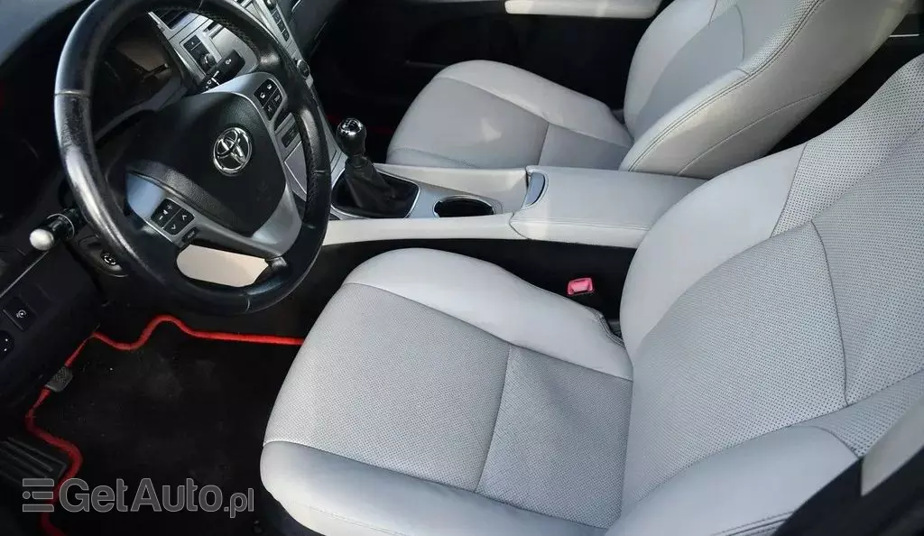 TOYOTA Avensis 
