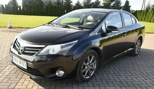 TOYOTA Avensis 
