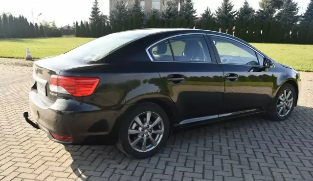 TOYOTA Avensis 