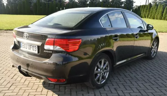 TOYOTA Avensis 