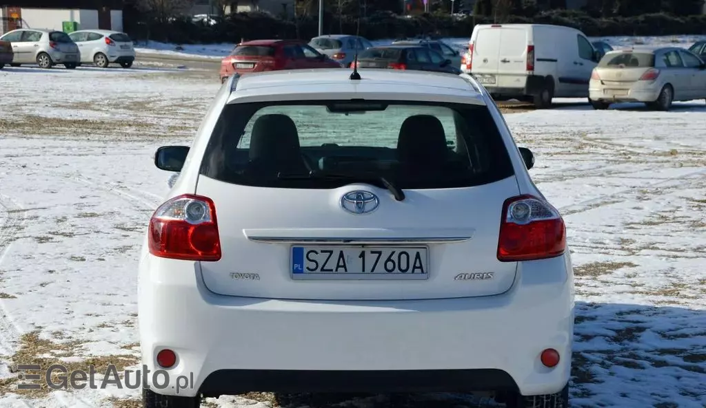 TOYOTA Auris 