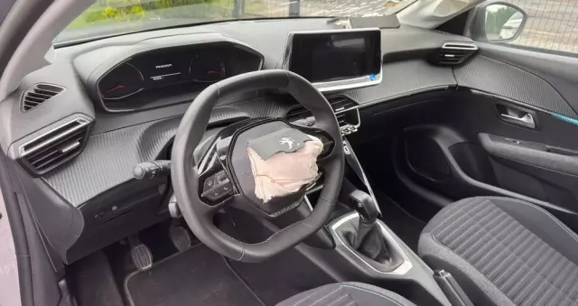PEUGEOT 208 1.2 PureTech Style S&S