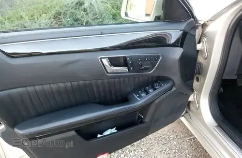 MERCEDES-BENZ Klasa E 