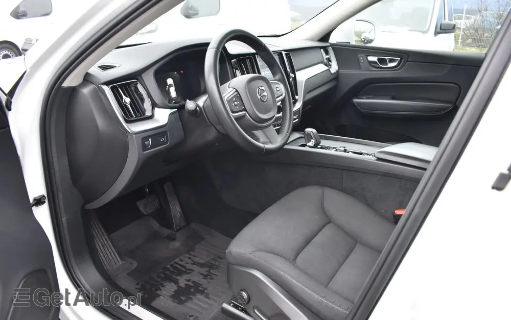 VOLVO XC 60 B4 D AWD Momentum Pro
