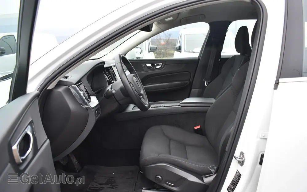 VOLVO XC 60 B4 D AWD Momentum Pro