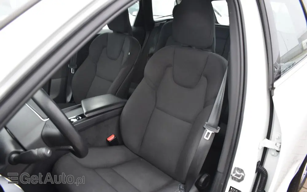 VOLVO XC 60 B4 D AWD Momentum Pro