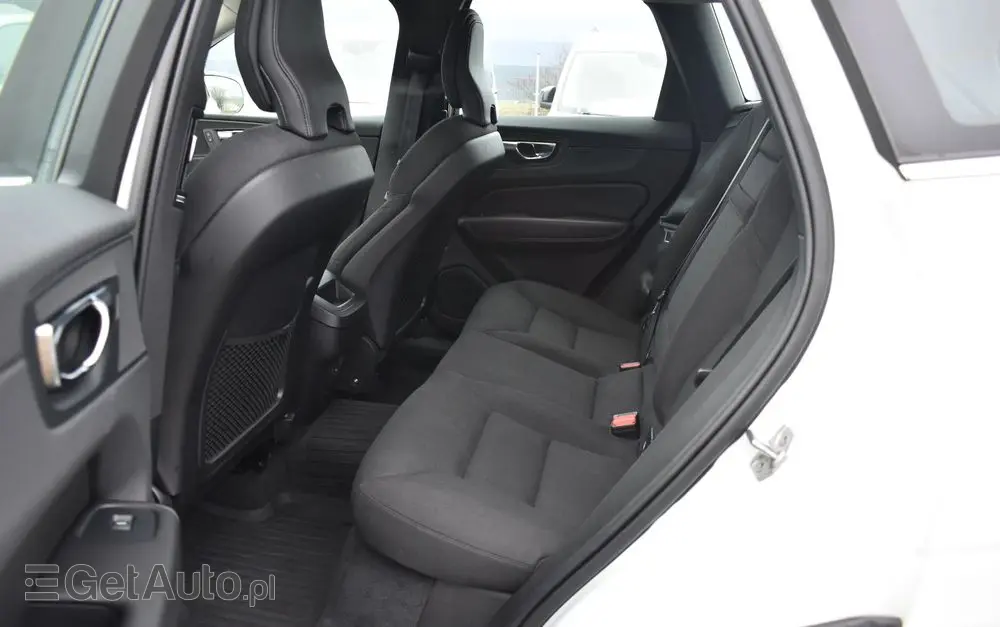 VOLVO XC 60 B4 D AWD Momentum Pro