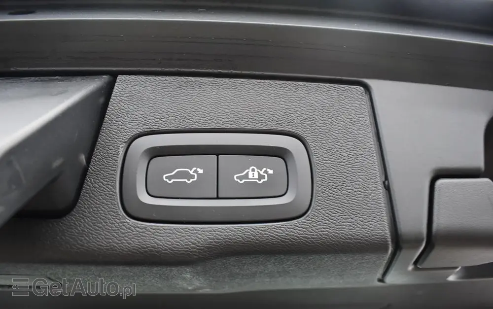 VOLVO XC 60 B4 D AWD Momentum Pro