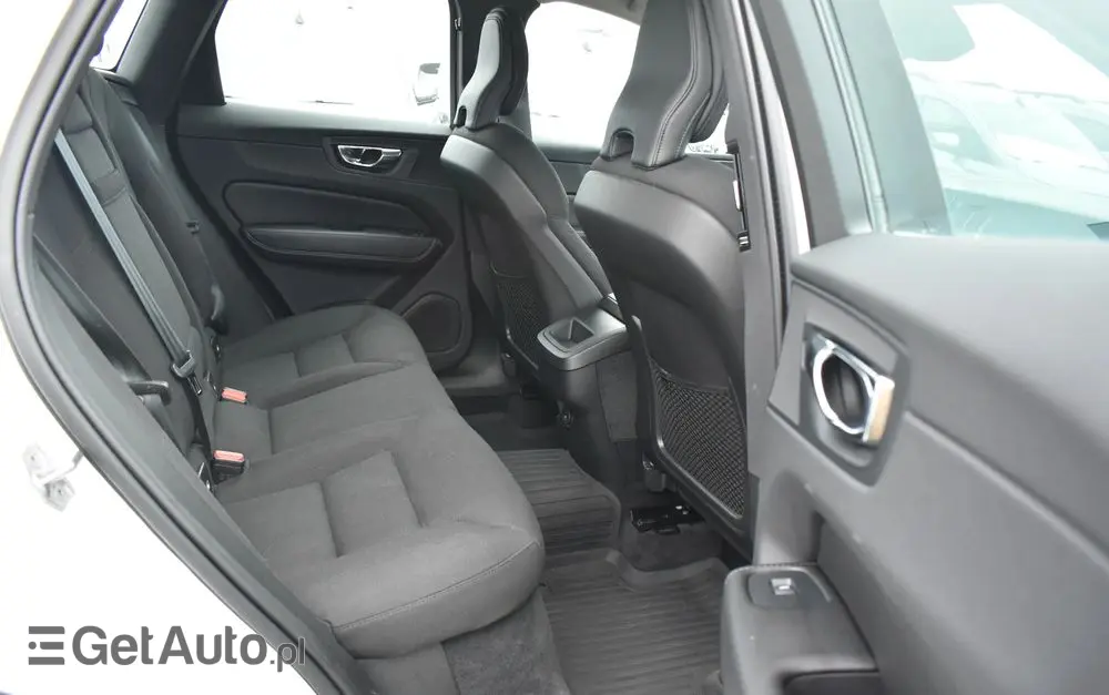 VOLVO XC 60 B4 D AWD Momentum Pro