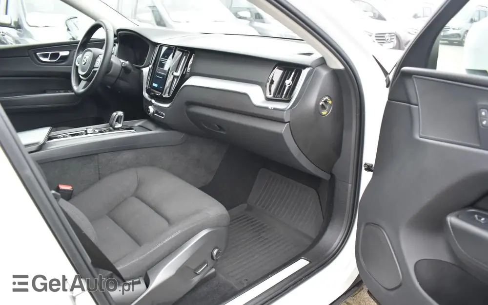 VOLVO XC 60 B4 D AWD Momentum Pro