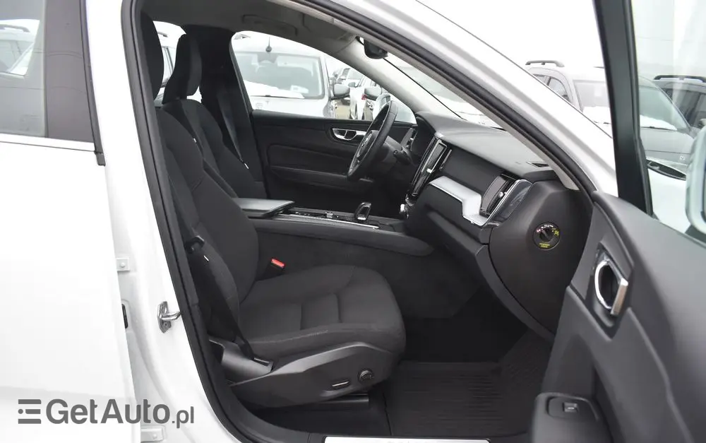 VOLVO XC 60 B4 D AWD Momentum Pro
