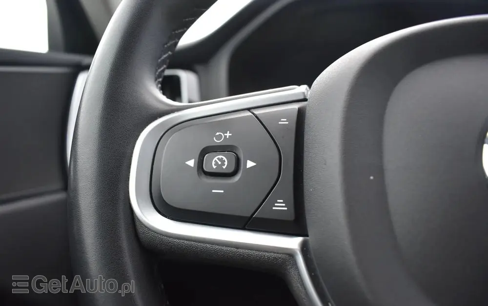 VOLVO XC 60 B4 D AWD Momentum Pro