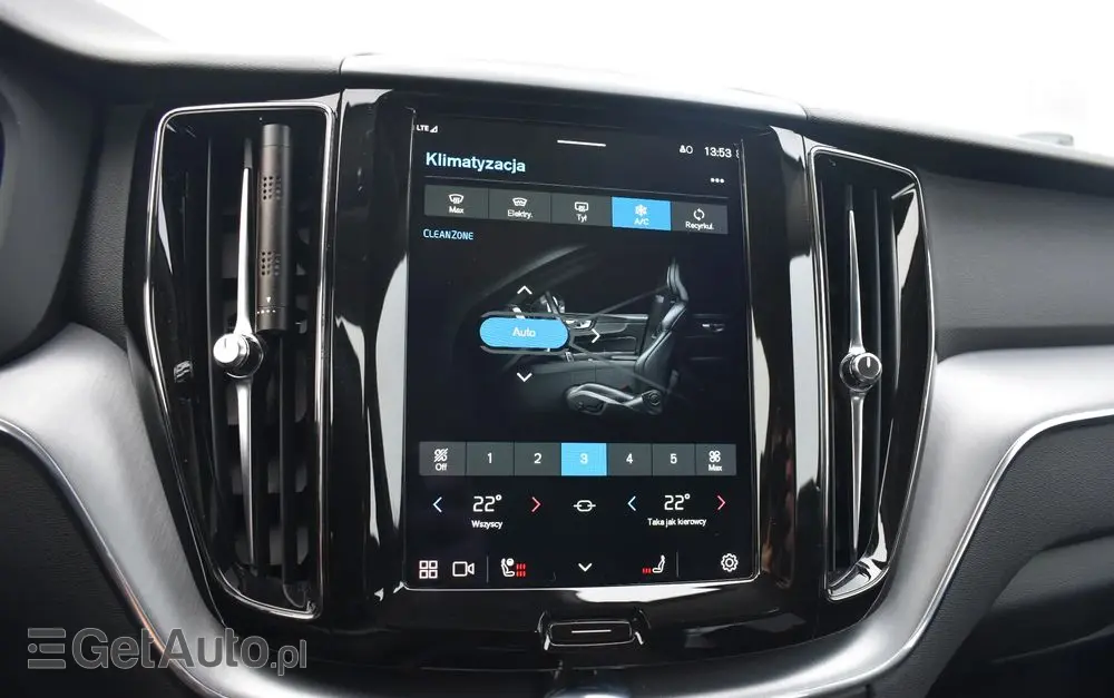 VOLVO XC 60 B4 D AWD Momentum Pro