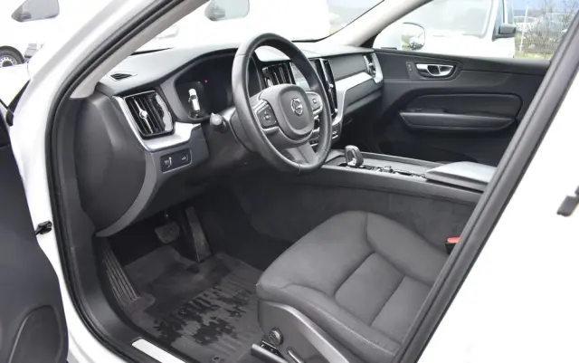 VOLVO XC 60 B4 D AWD Momentum Pro