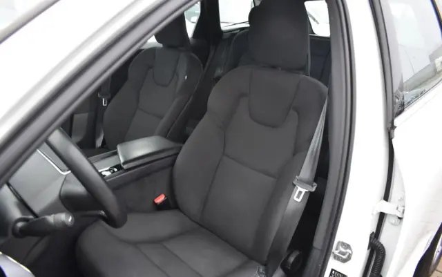 VOLVO XC 60 B4 D AWD Momentum Pro