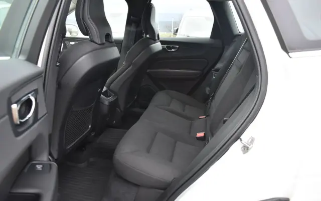 VOLVO XC 60 B4 D AWD Momentum Pro