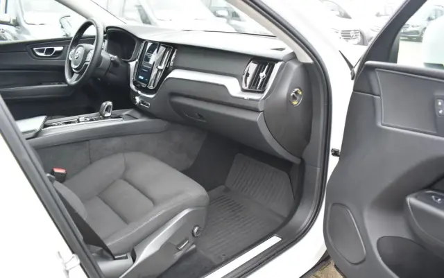 VOLVO XC 60 B4 D AWD Momentum Pro