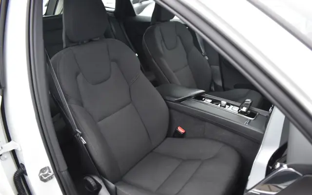 VOLVO XC 60 B4 D AWD Momentum Pro