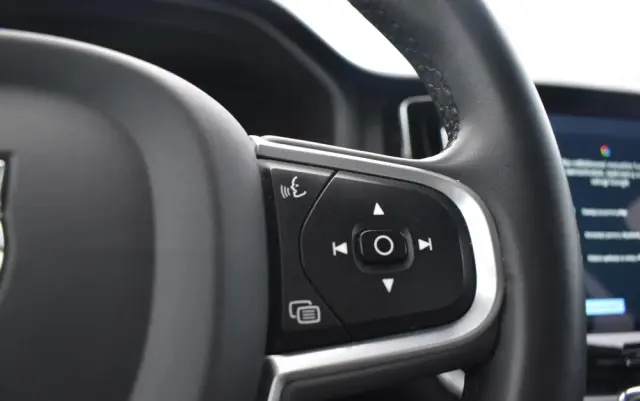 VOLVO XC 60 B4 D AWD Momentum Pro