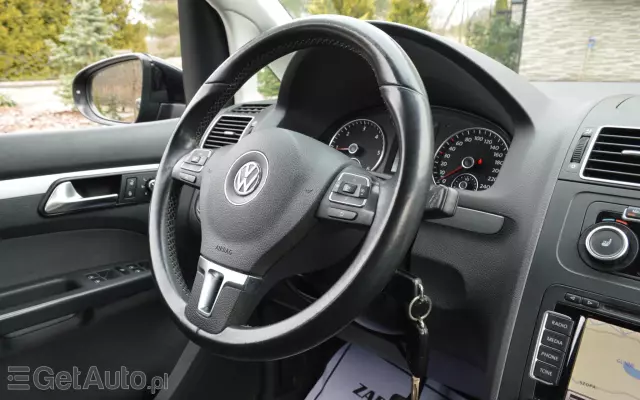 VOLKSWAGEN Touran 2.0 TDI DPF BlueMotion Technology Highline