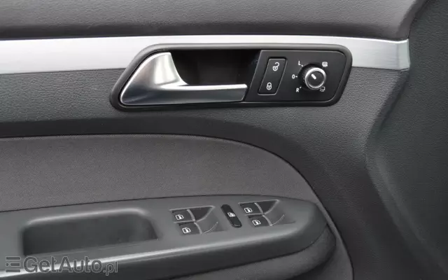 VOLKSWAGEN Touran 2.0 TDI DPF BlueMotion Technology Highline