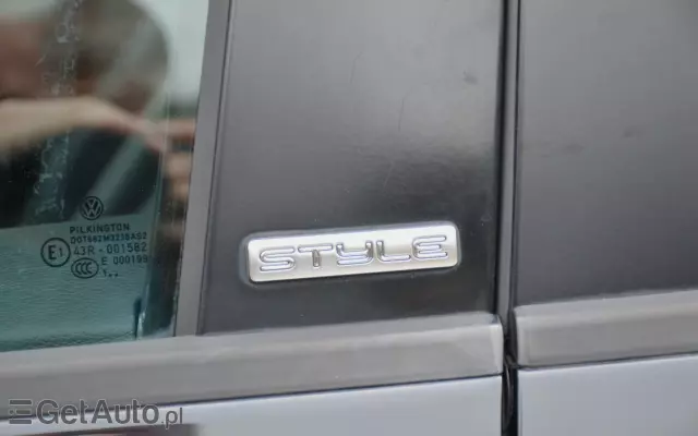 VOLKSWAGEN Touran 2.0 TDI DPF BlueMotion Technology Highline