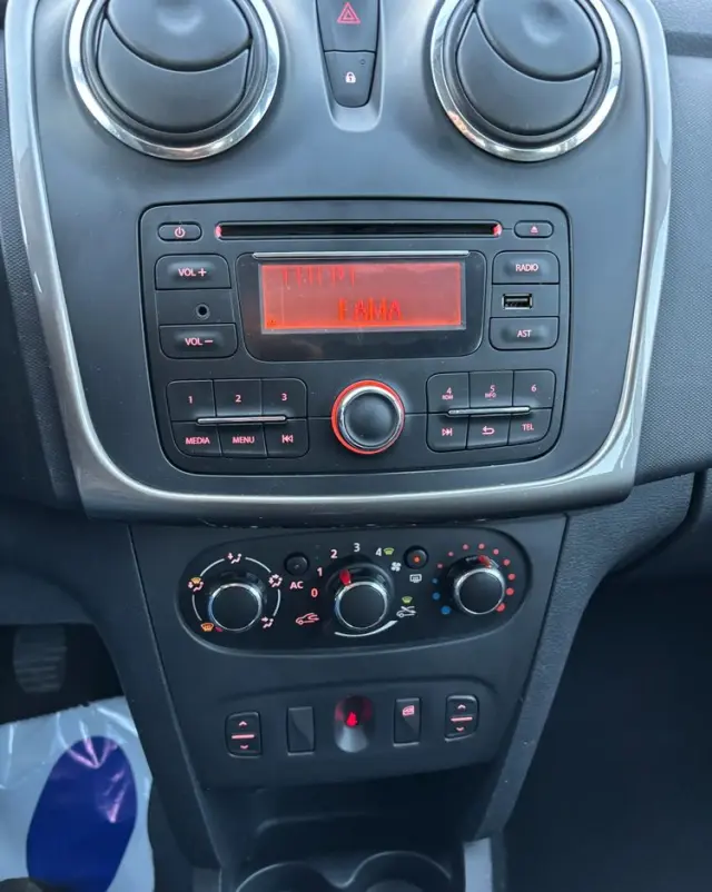 DACIA Logan 1.2 16V 75 Laureate