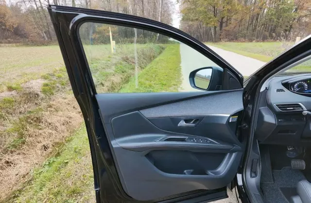 PEUGEOT 3008 1.6 BlueHDi (120 KM) Automatic S&S