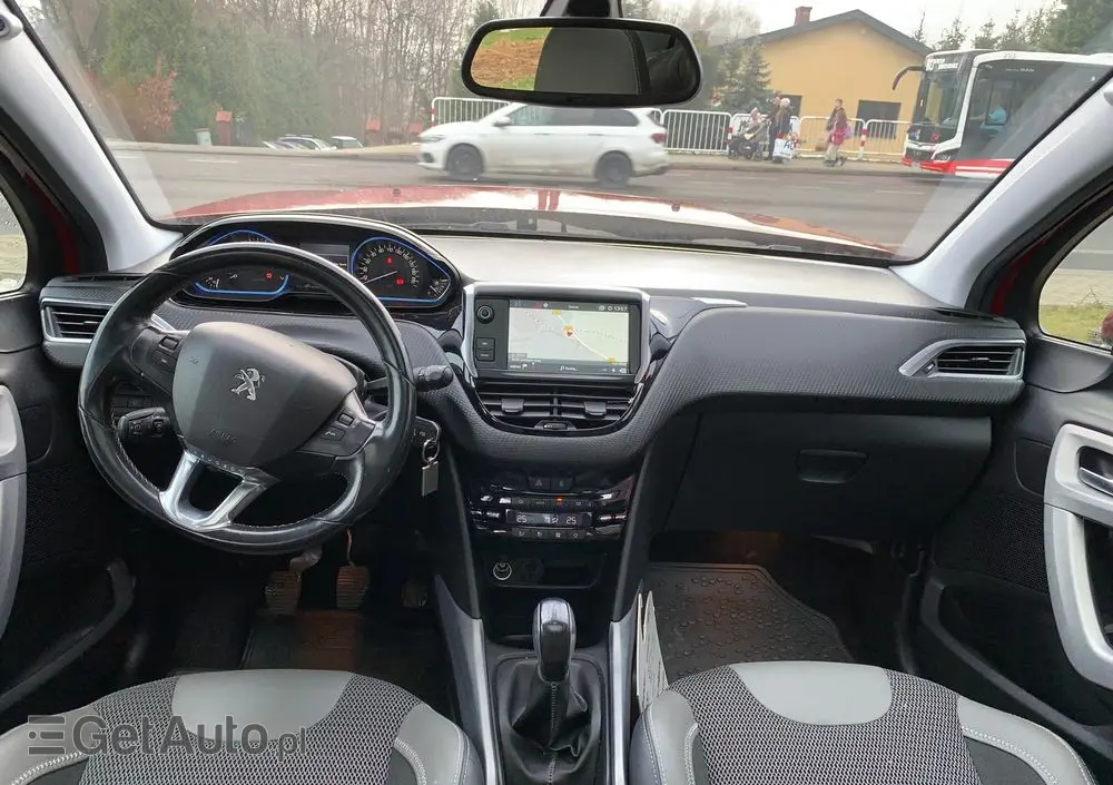 PEUGEOT 2008 PureTech 110 Stop&Start Crossway